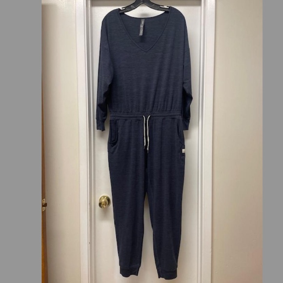VUORI Lux Long Sleeve V-Neck Jogger Jumpsuit Midnight Heather Blue - Picture 3 of 10